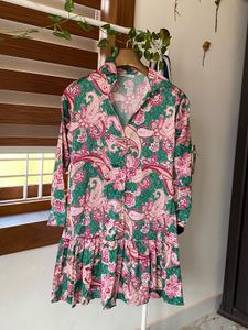 Never Worn /Vibrant Paisley Print Mini Dress