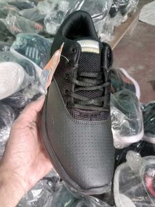 NEW NO USED SPORTS SHOES FOR MEN.