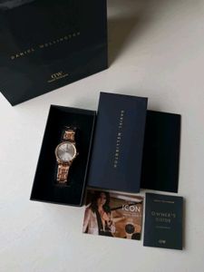 Daniel Wellington Gold Watch