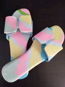 Colourful Flat 🌈 Size 39