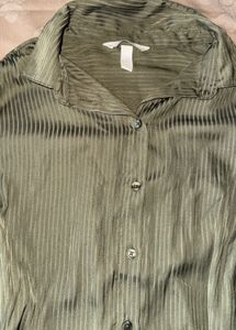 H&amp;M olive Striped Collared Shirt