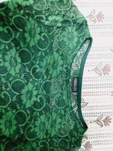 💥SALE💥🆕️Faballey Lace Top