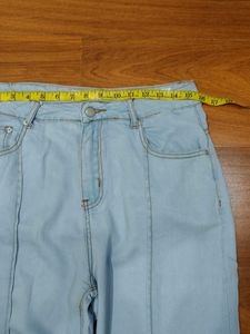 Light Wash Wide Leg Jeans (high waist =32-34)