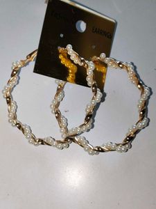 Elegant Gold Hoop Earrings with Pearls