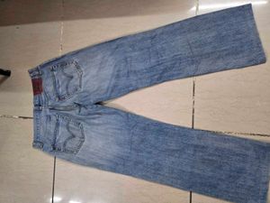 Levis Classic Blue Straight Fit Denim Jeans