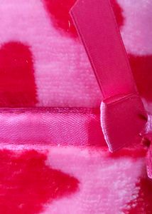 Cozy WinterbalaPink Fuzzy Slippers with Bow