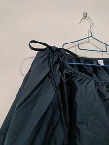 h&amp;m black bow mini skirt