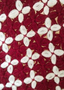 Maroon White Woolen Table Mat 32×32 Inch.