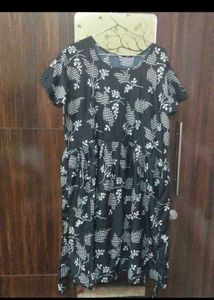 Chic black midi dress