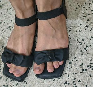 Stylish Black Bow Sandals😍🎀