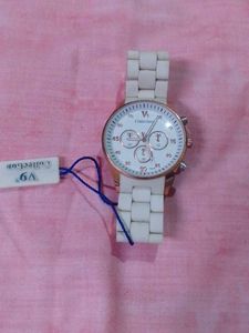 V9 Collection White Watch