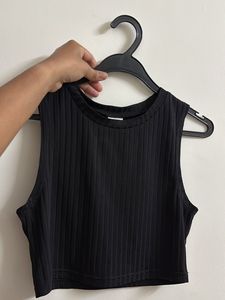 Sleeveless ribbed black tank crop top | Size S