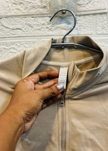 🇯🇵 Uniqlo imported Zip Activewear Jacket