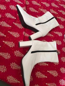 Chic White Patent Block Heel Boots