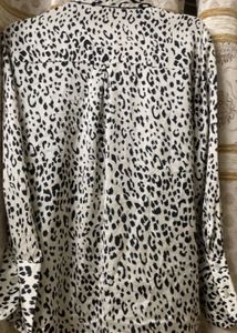 Chic black and white Leopard Print Button-Up Shirt