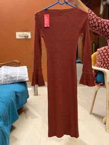 Elegant Ribbed Flare Sleeve Midi Dress