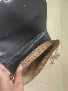 Chic Black Crossbody Bag with Floral Clock Print