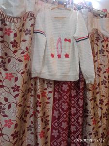 Cute White Quilted Sweatshirt