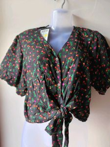 Floral Print Tie-Front Crop Top