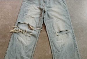 Light Wash Ripped Baggy Jeans