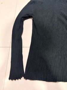 Black Ribbed Turtleneck Top