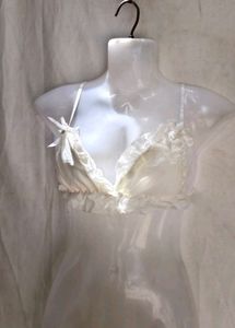 I. Delicate Lace Trim Bra