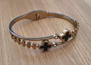 Anti tarnish elegant Clover & Crystal Bangle