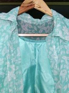 Georgette Shirt With Silk Inner Sleeveless