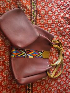 Chic Maroon Wallet with Zipper Pocket