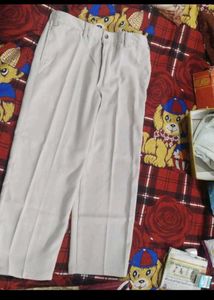 Elegant White Blazer with Embellishments