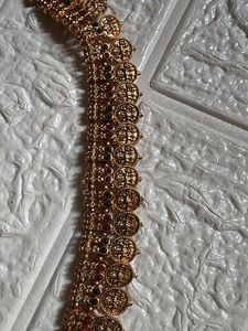Elegant Gold-Tone Hipchain