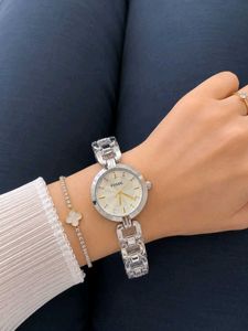 FOSSIL PREMIUM QUALITY LADIES WATCH AT SALE