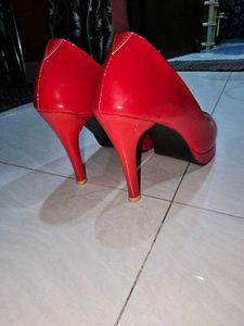 A Very Stylish Heels Wedges