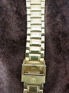 Luxury Timepiece: Golden Men's Watch