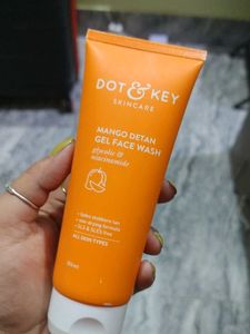Dot & Key Mango Detan Gel Face Wash
