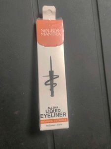 Nourish Mantra Liquid Eyeliner