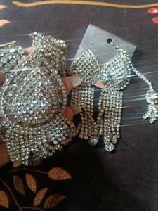 Neckpiece