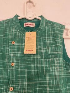 Green Sleeveless Ethnic Kurta