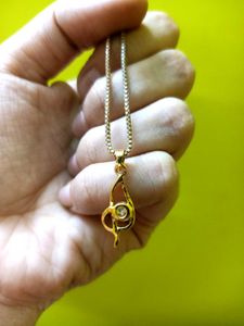 Elegant Gold Pendant Necklace Set of 2