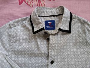 Adorable Penguin Print Button-Down Shirt