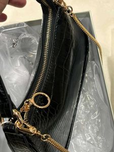 IMPORTED**CHARLES &amp; KEITH*✅ PREMIUM QUALITY SLING
