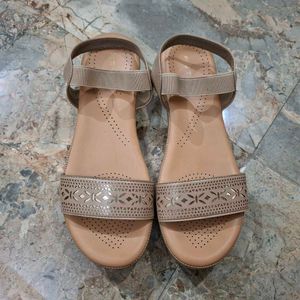 Metro wedges sandals