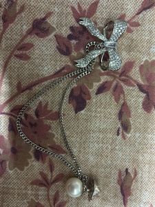 Sparkling Bow Pendant brooch with Pearl