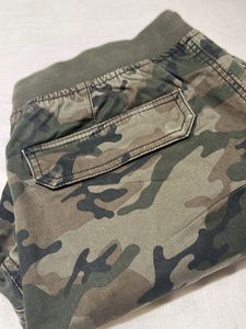 H&amp;M Slim Fit Joggers Army Camo Print
