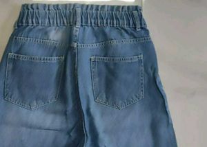 Light Wash Relaxed Fit Jeans