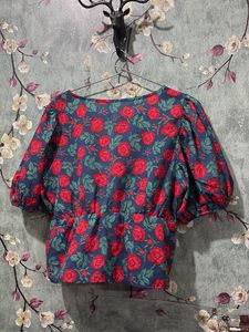 Cute pinteresty Print Puff Sleeve Top