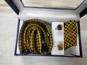 Valancya Tie &amp; Cufflink Set