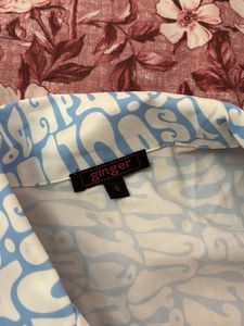 Stylish White &amp; Blue Print Crop Top