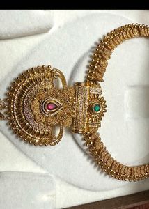 Exquisite Gold-Tone Necklace Unused