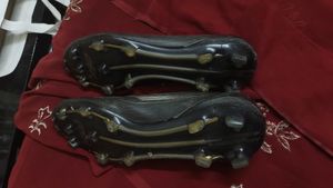 Adidas f50 black laceless football studs